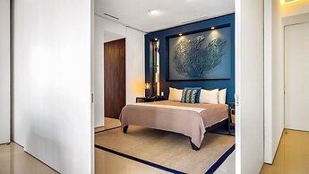 Stylish King-bed Unit - Pool - Ocean View - Gym