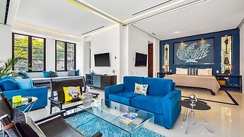 Stylish King-bed Unit - Pool - Ocean View - Gym