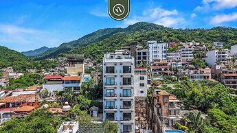 New 1 BR Condo - Rooftop Pool - Romantic Zone