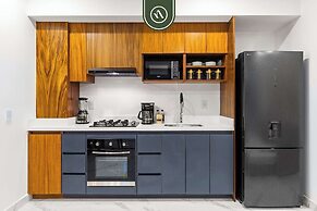 New 1 BR Condo - Rooftop Pool - Romantic Zone