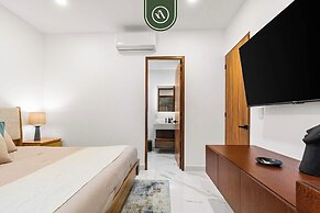 New 1 BR Condo - Rooftop Pool - Romantic Zone