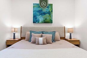 New 1 BR Condo - Rooftop Pool - Romantic Zone