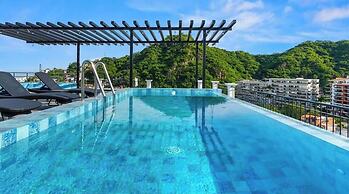 New 1 BR Condo - Rooftop Pool - Romantic Zone