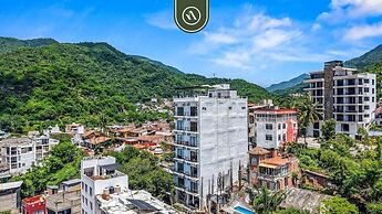 New 1 BR Condo - Rooftop Pool - Romantic Zone