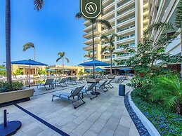 Luxury 2 BR Condo Near Golf Courses and Marina