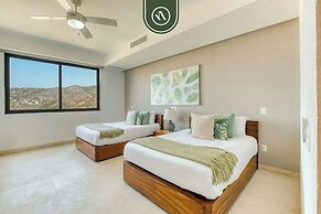 Luxury 4 BR Condo - Amazing Bay View - Pool