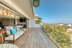 Luxury 4 BR Condo - Amazing Bay View - Pool