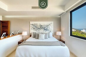 Luxury 4 BR Condo - Amazing Bay View - Pool