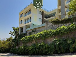 Luxury 4 BR Condo - Amazing Bay View - Pool