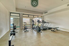 Luxury 4 BR Condo - Amazing Bay View - Pool