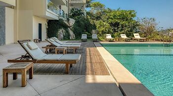 Luxury 4 BR Condo - Amazing Bay View - Pool