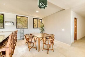 Luxury 4 BR Condo - Amazing Bay View - Pool