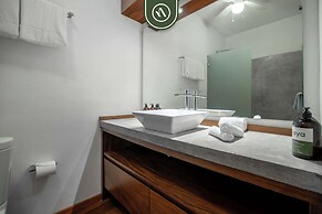 3 BR Condo - Private Terrace and Pool - Oceanview
