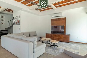 3 BR Condo - Private Terrace and Pool - Oceanview