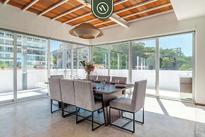 3 BR Condo - Private Terrace and Pool - Oceanview