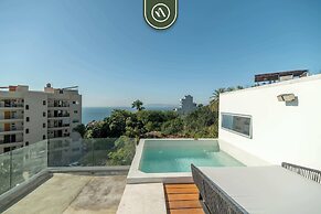 3 BR Condo - Private Terrace and Pool - Oceanview