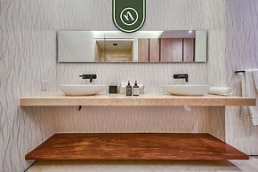 Luxury 1BR Condo - Rooftop Pool - Bay View