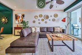 Stunning 2 BR Condo in Romantic Zone - Pool