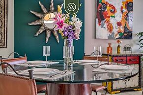 Stunning 2 BR Condo in Romantic Zone - Pool