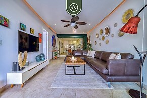 Stunning 2 BR Condo in Romantic Zone - Pool