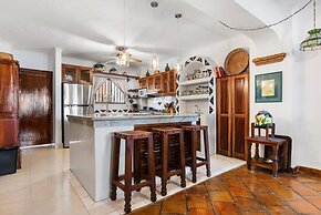 Ocean View 2Br Condo-balcony-beach-pool - 305