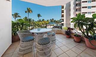 Ocean View 2Br Condo-balcony-beach-pool - 305