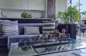 Luxury 1 BR Condo in Pier 57 - Infinity Pool