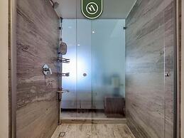 Oceanview Studio - King Bed - Pools - Beachclub
