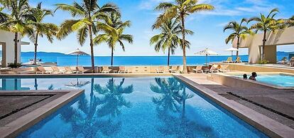 Oceanview Studio - King Bed - Pools - Beachclub