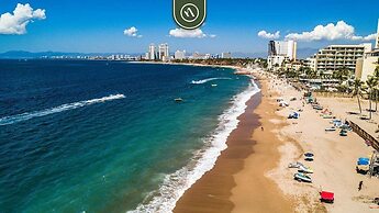 Oceanview Studio - King Bed - Pools - Beachclub
