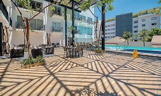Cozy Studio -private Balcony - Pool - Gym