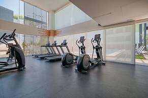 Cozy Studio -private Balcony - Pool - Gym