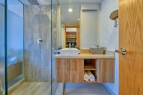 Cozy Studio -private Balcony - Pool - Gym