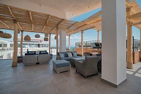 Cozy Studio -private Balcony - Pool - Gym