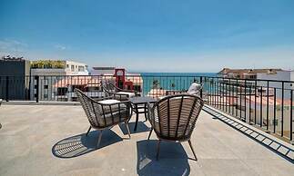 Cozy Studio -private Balcony - Pool - Gym