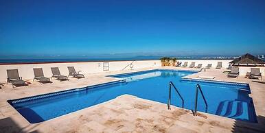 Ocean View 2Br Condo-balcony-beach-pool - 712