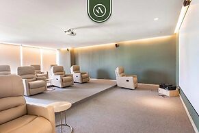 New 2BR APT - Beach Access - Pool - GYM - Jacuzzi