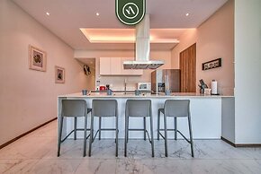 Oceanfront 2BR Condo - Pool - Cevicheria - Beach