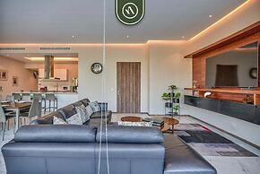 Oceanfront 2BR Condo - Pool - Cevicheria - Beach