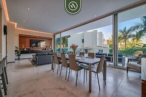 Oceanfront 2BR Condo - Pool - Cevicheria - Beach