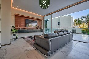 Oceanfront 2BR Condo - Pool - Cevicheria - Beach