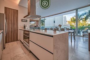 Oceanfront 2BR Condo - Pool - Cevicheria - Beach