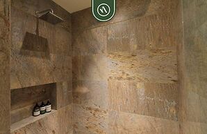 Cozy Apt With Private Terrace - Pool - King Beds