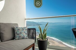 Elegant 1 BR Condo - Beachfront - Pools - King