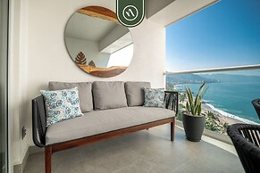 Elegant 1 BR Condo - Beachfront - Pools - King