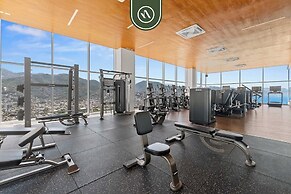 Elegant 1 BR Condo - Beachfront - Pools - King