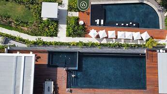 New Studio - King Bed - Pool - Jacuzzi - Gym