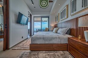 Oceanview 2 BR Condo - Luxury - Rooftop Pool