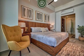 Oceanview 2 BR Condo - Luxury - Rooftop Pool