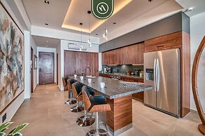 Oceanview 2 BR Condo - Luxury - Rooftop Pool